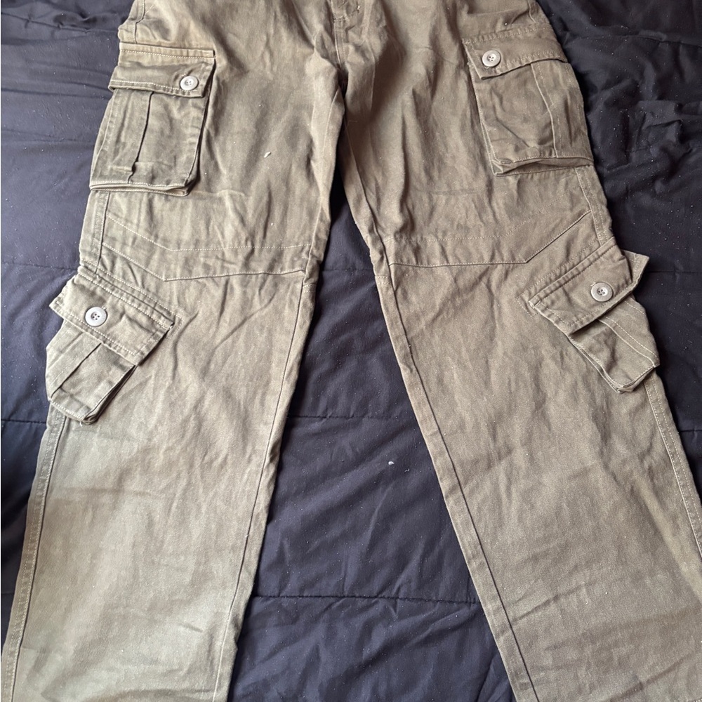 Men's Cargo Pants in Olive Green